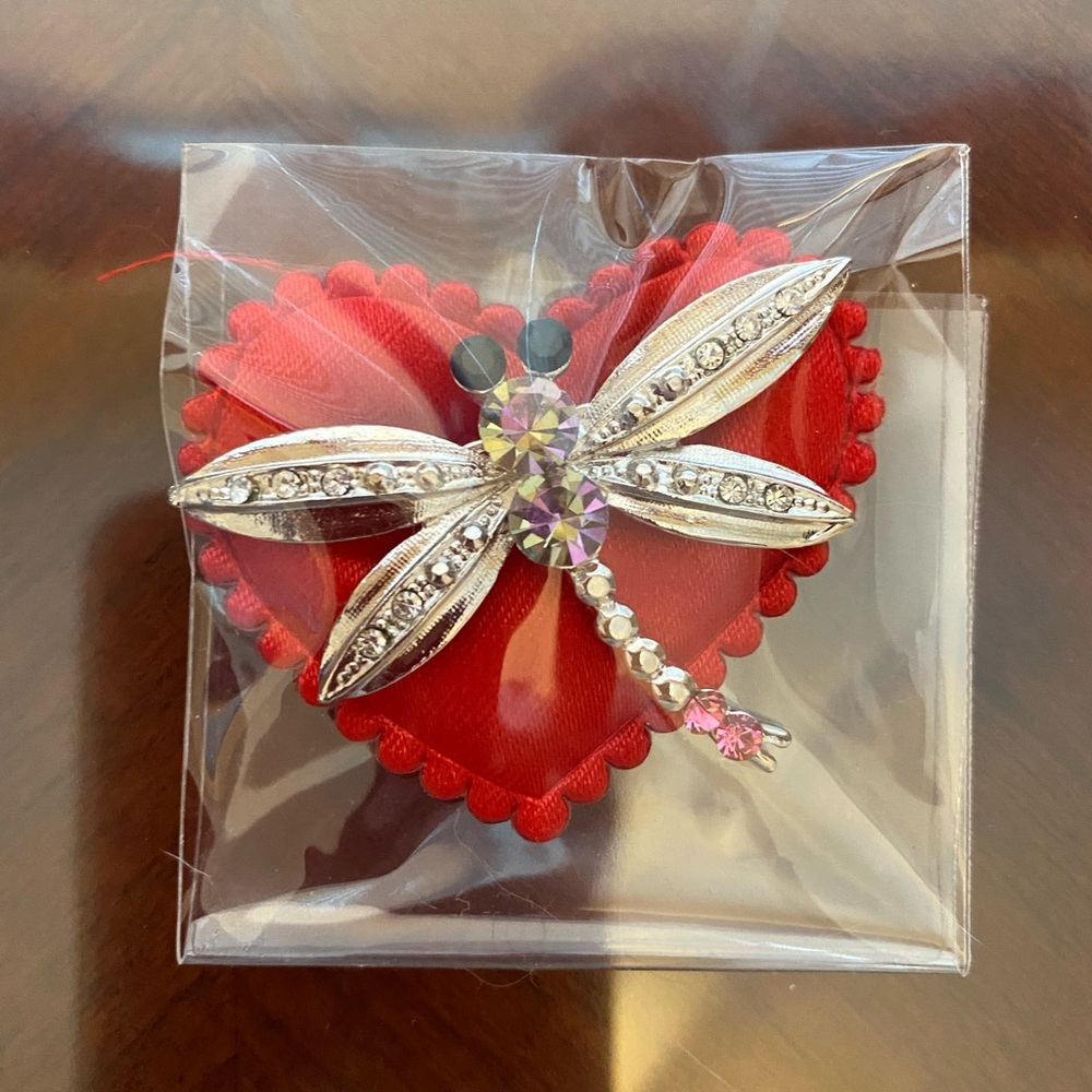 NEW Dragonfly Brooch, Silver, Packaged.